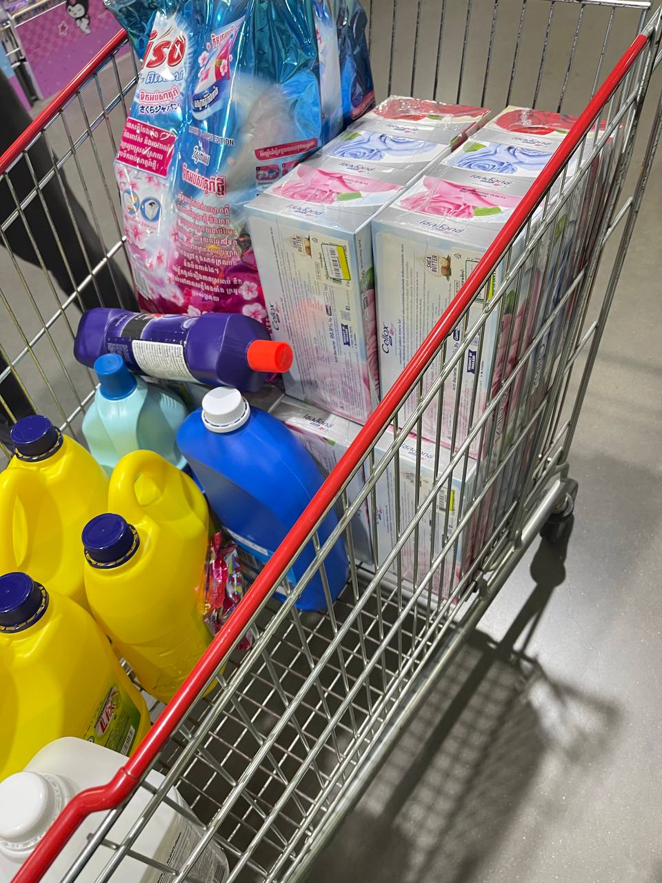 Modern Trade distribution featuring BJC FMCG products at Makro Market by Da Houg Heng Enterprise (Image 6)